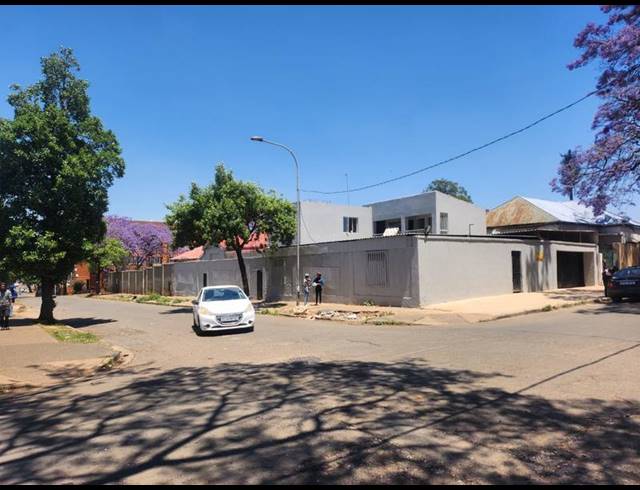 16 BEDROOM HOUSE FOR SALE IN BELLEVUE